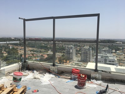 התקנת קונסטרוקציה