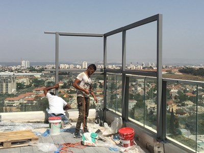 התקנת קונסטרוקציה